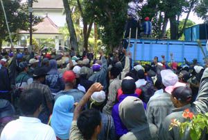Tolak HGU PTPN, ribuan petani Malang Selatan demo