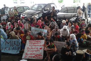 Masyarakat jalanan tuntut realisasi janji Ridwan Kamil