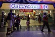 Carrefour gandeng tiga lembaga sosial