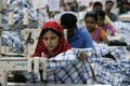 Tuntut tunjangan Idul Adha, buruh garmen Bangladesh sandera bos