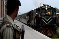 Kereta penumpang Pakistan diserang bom