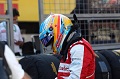 Alonso pakai helm baru