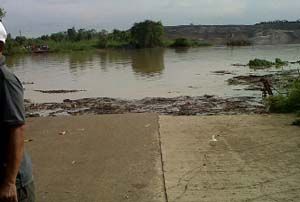 Longsor, jalan Kabupaten Kutai Kartanegara jadi danau