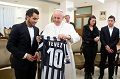 Giliran Tevez kunjungi Paus Fransiskus