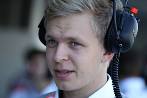 Magnussen resmi gantikan Perez di McLaren