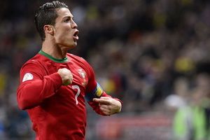 Hattrick Ronaldo amankan jatah Portugal