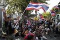 Bangkok memanas, demonstran putuskan listrik di markas polisi