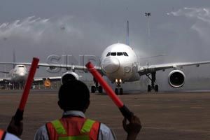 Gangguan, Bandara Husein Sastranegara tak beroperasi