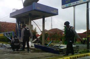 Gegana olah TKP, Jalan Kertanegara Karangploso ditutup