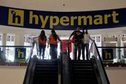 Hypermart serahkan donasi Rp3,1 M ke Yayasan OBI