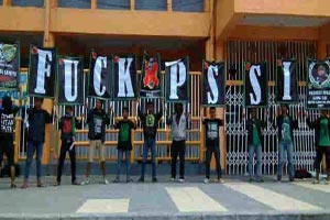 Diusir Bonek, PSSI tetap pilih Surabaya