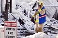 Terjebak lapisan es, 30 warga Kanada hilang