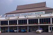 Bandara Husein Sastranegara kembali beroperasi