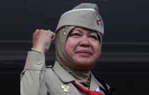 Isu mundur, Risma ingin populer seperti Jokowi?