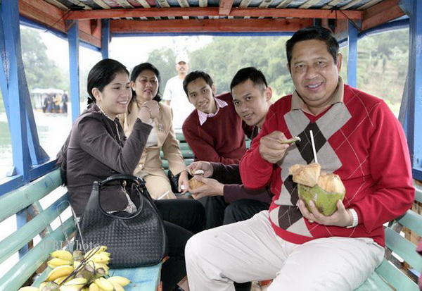 Weekend, Presiden liburan ke Kebun Binatang Gembira Loka