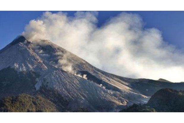 Erupsi Gunung Marapi di Sumbar capai 3 kilometer