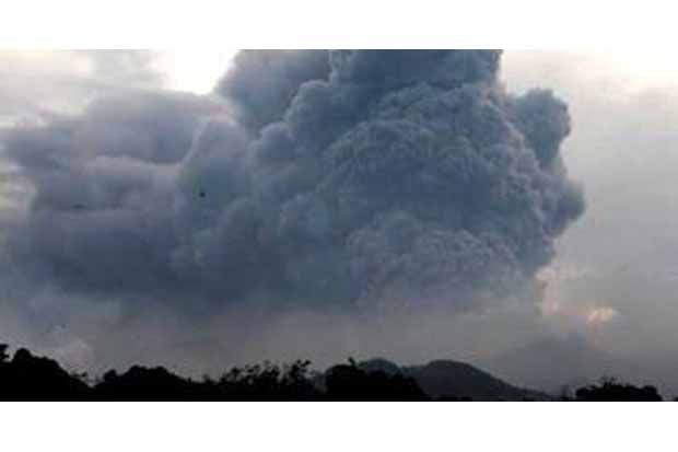 Jalur evakuasi erupsi Marapi disiapkan