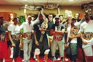 LeBron James pamerkan hadiah sabuk juara WWE