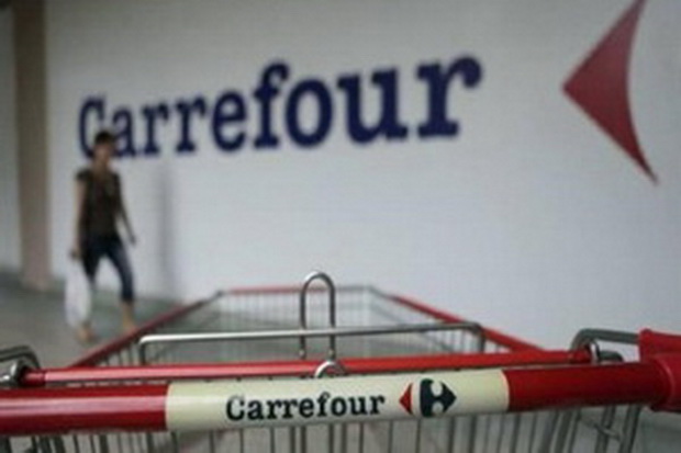 Carrefour salurkan donasi untuk korban Gunung Kelud