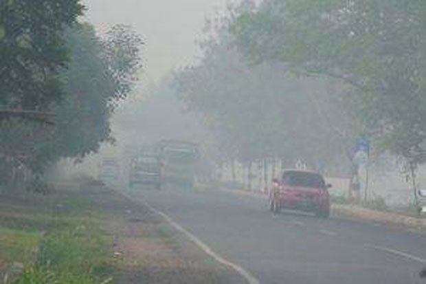 Kabut asap Riau, jarak pandang di Sumbar 100 meter