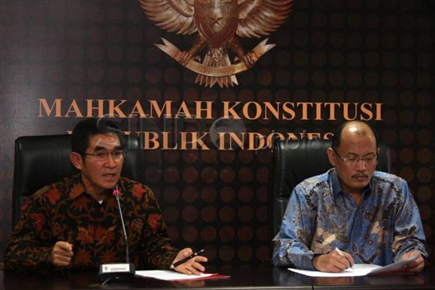 2 Hakim MK berikrar di hadapan SBY