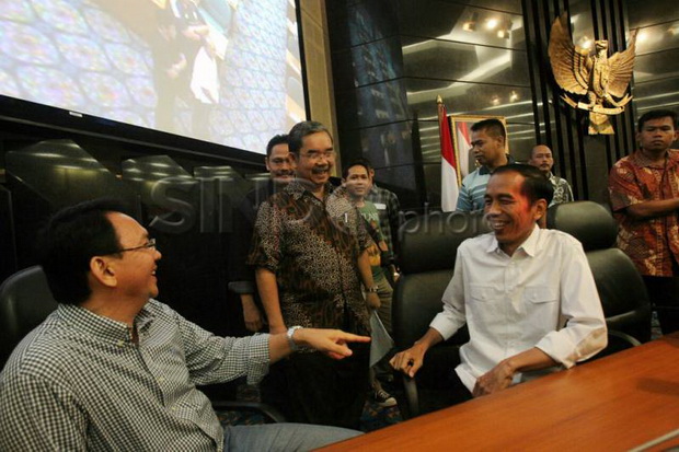 Komunikasi politik Jokowi lemah & kaku