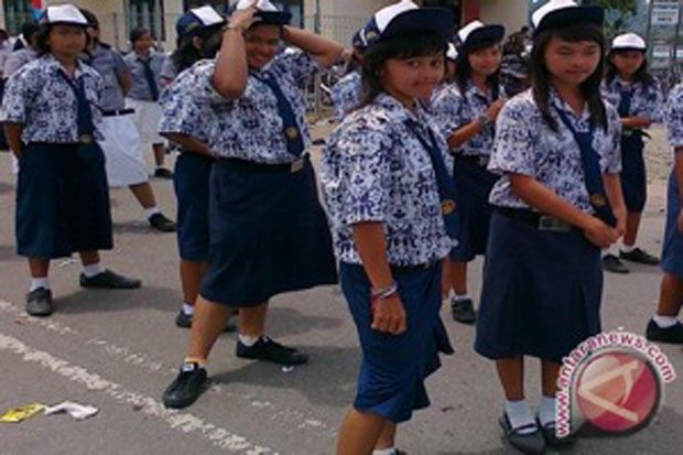 Pengadaan seragam batik siswa di Karanganyar terancam batal