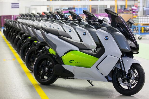 Skuter listrik BMW diproduksi masal