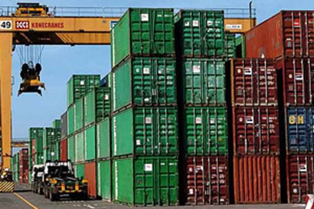 Arus peti kemas di pelabuhan Semarang naik 18%