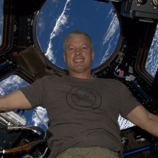Foto selfie di luar angkasa?