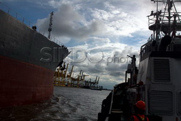 Terminal Teluk Lamong batasi operasional perusahaan pelayaran