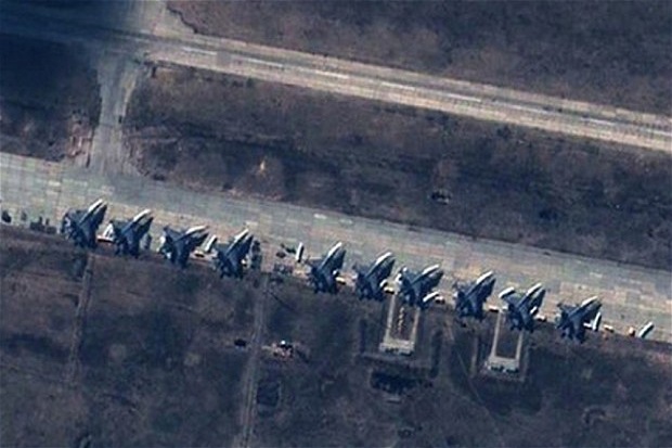 Satelit NATO ungkap pesawat & tank Rusia siaga perang