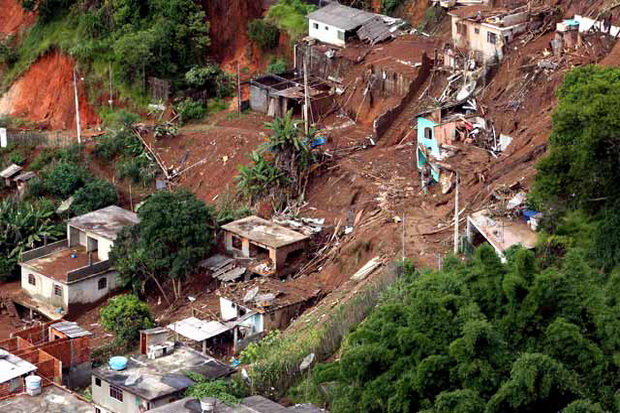 Tanah longsor & banjir lumpuhkan Kota Jayapura