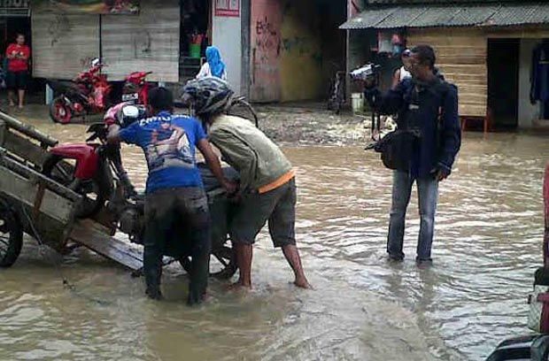 Sungai Citanduy meluap, 2 desa di Pangandaran terendam
