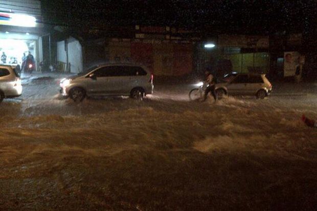 Banjir landa kawasan Dayeuhkolot-Baleendah Bandung