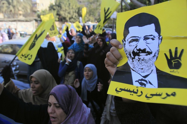 Sebanyak 102 orang pro-Morsi divonis 10 tahun penjara