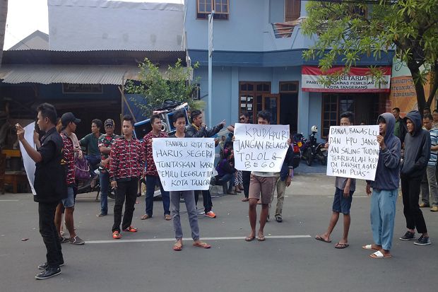 Panwaslu Tangerang didemo puluhan caleg gagal