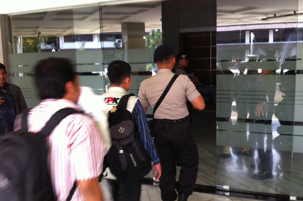 KPK bawa dua kardus dokumen dari Kantor Bupati Bogor