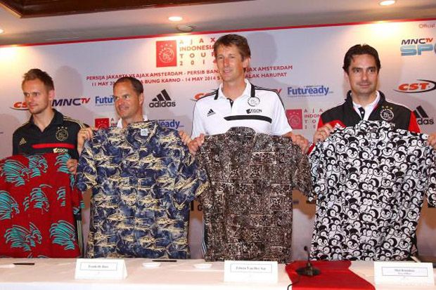 Batik sambut kedatangan Ajax di Indonesia