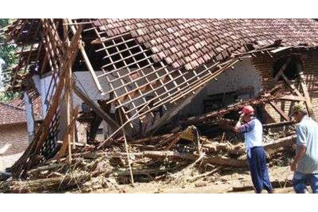 Puluhan rumah di Deli Serdang rusak diterjang puting beliung