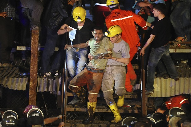 Usai ledakan renggut 299 jiwa, tambang di Turki kini tebakar