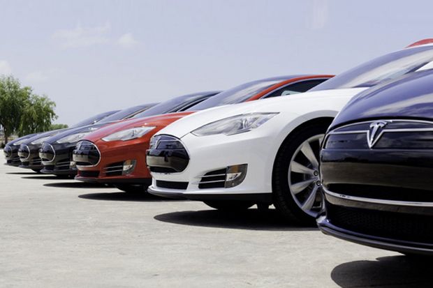 CEO Tesla Motor bersikeras bangun Gigafactory