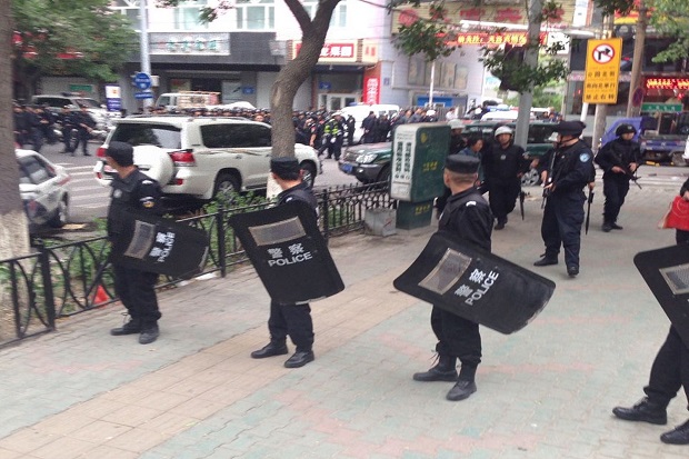 31 Tewas Dalam Serangan Bom di Xinjiang