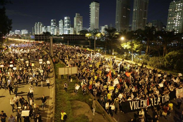 Rakyat  Brazil Tolak Jadi Tuan Rumah
