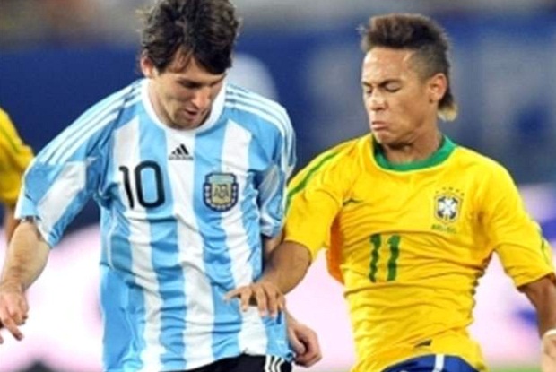 Neymar Ingin Pecundangi Messi
