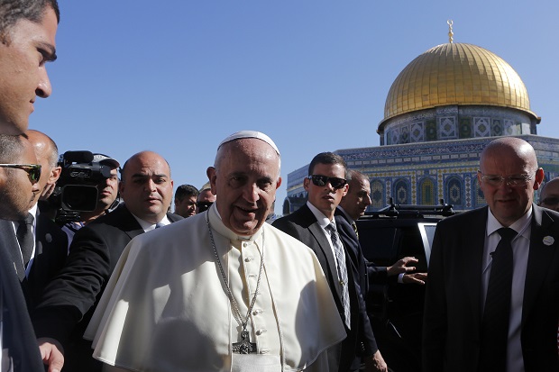 Takut Militan, Warga Kristen Suriah Minta Tolong Paus