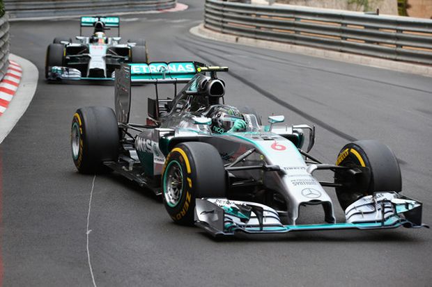Hamilton Tantang Rosberg Bersaing Sehat