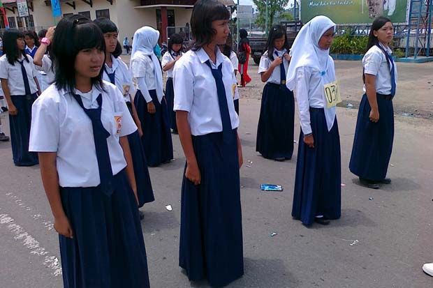 Murid SD-SMP di Kendal Wajib Pakai Rok & Celana Panjang