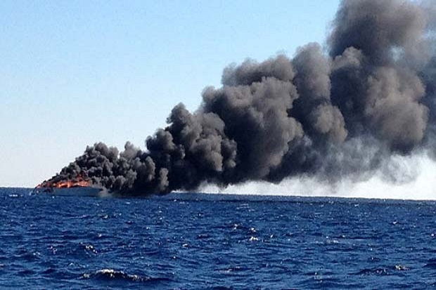 Kapal Tanker Meledak di Teluk Jepang