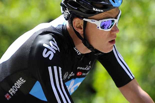 Froome Tuding UCI Pilih Kasih